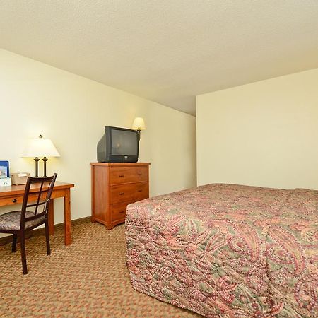 Americas Best Value Inn And Suites Overland Park Chambre photo