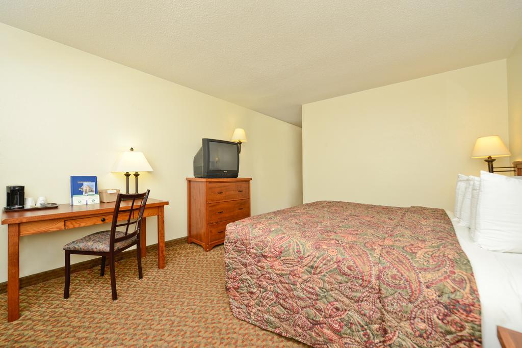 Americas Best Value Inn And Suites Overland Park Chambre photo